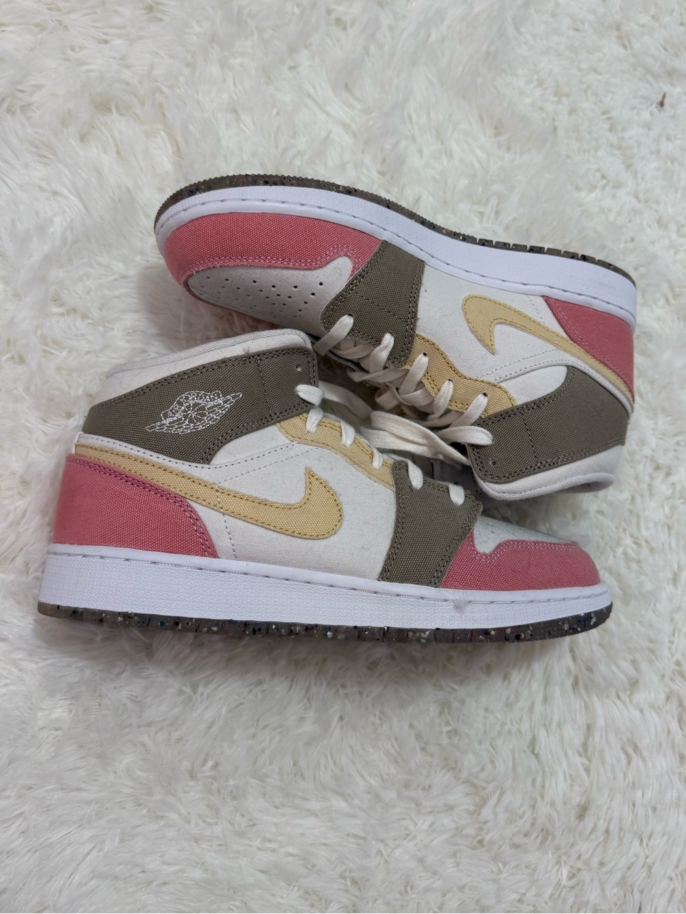 7Y/8.5W Nike Air Jordan 1 Mid Se Gs Pastel Grind Dj0338-100
